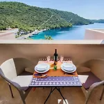 Ladesta * Lastovo
