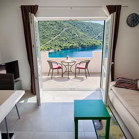Apartment Ladesta *
