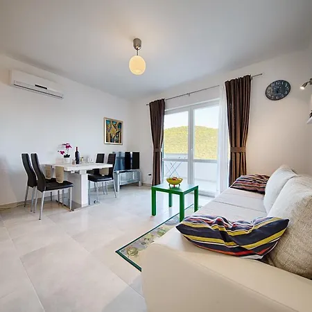 Ladesta Apartment