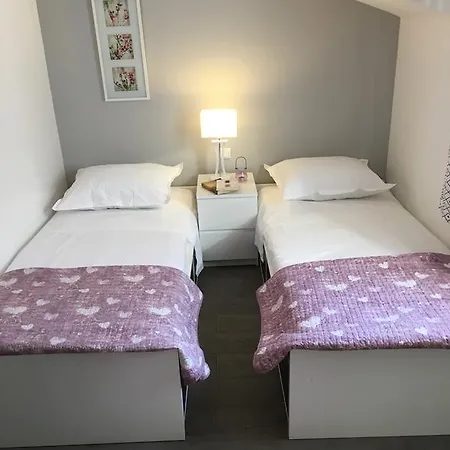 Ladesta Apartment *